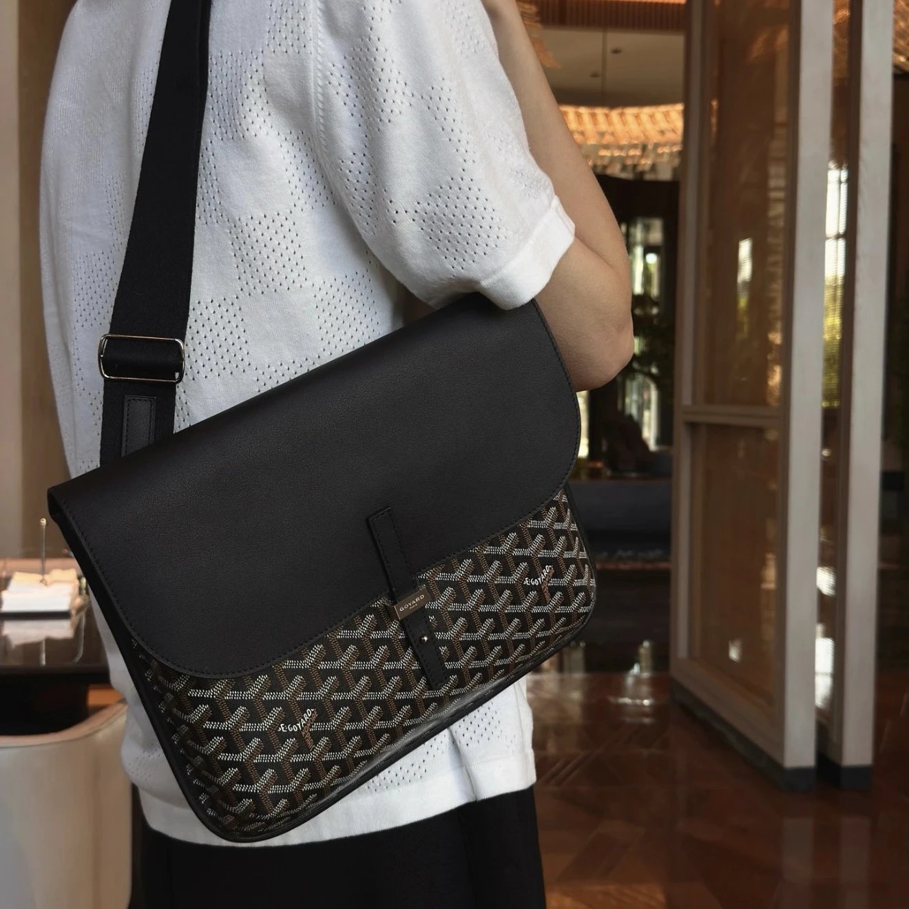RD-B016 · Chevron Flap Messenger Bag showcase view 6