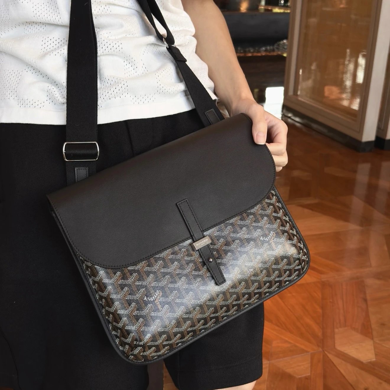 RD-B016 · Chevron Flap Messenger Bag showcase view 7