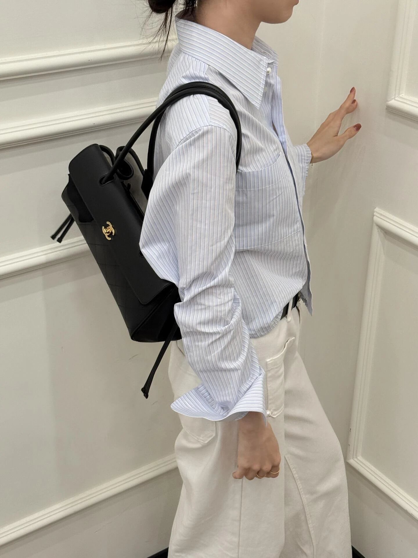 RD-B017 · Embossed Leather Baguette Bag showcase view 4