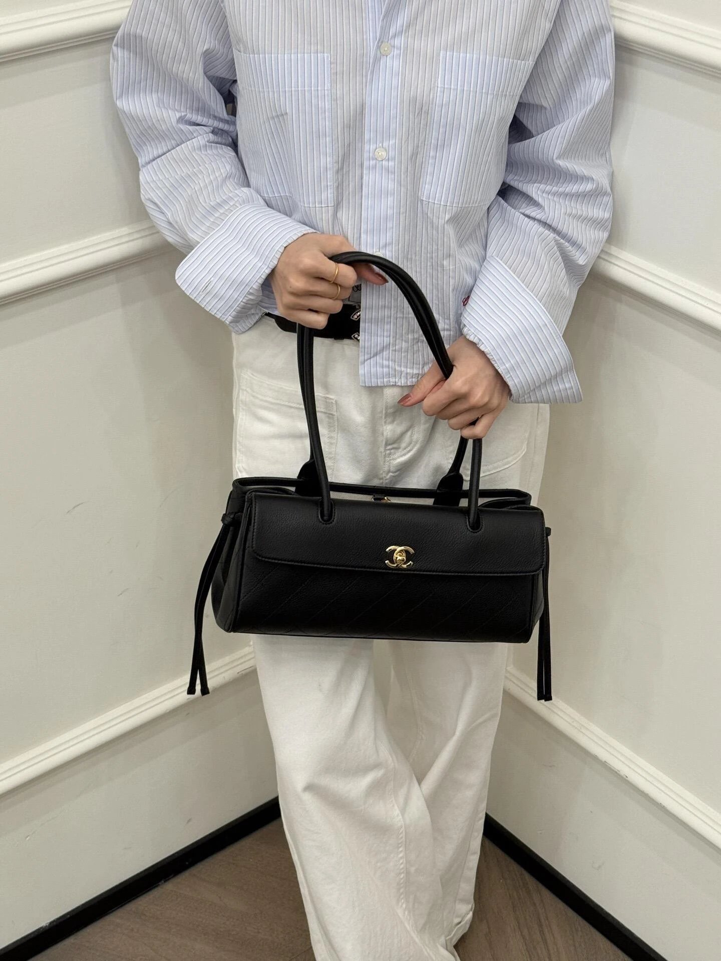 RD-B017 · Embossed Leather Baguette Bag showcase view 6