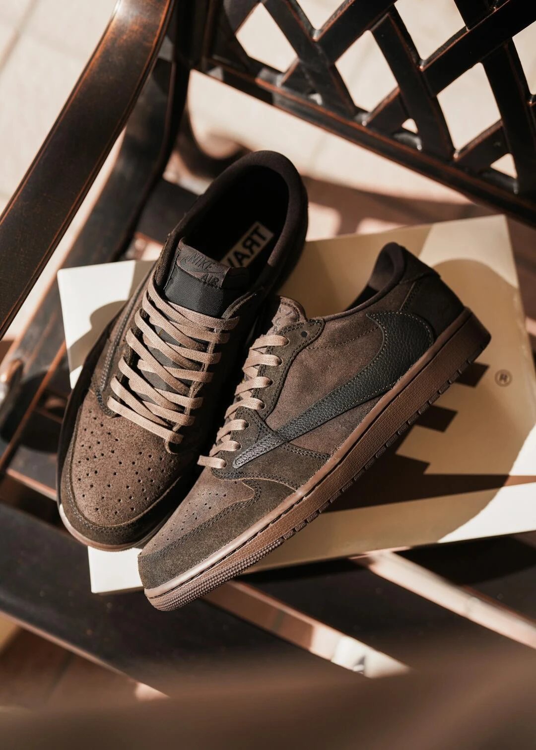 RD-S007 · Mocha Waxed-Leather Low-Top showcase view 1