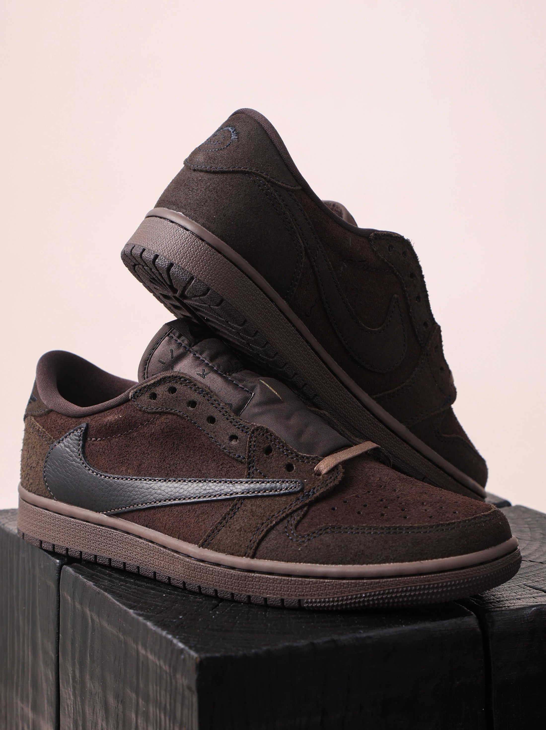 RD-S007 · Mocha Waxed-Leather Low-Top showcase view 6