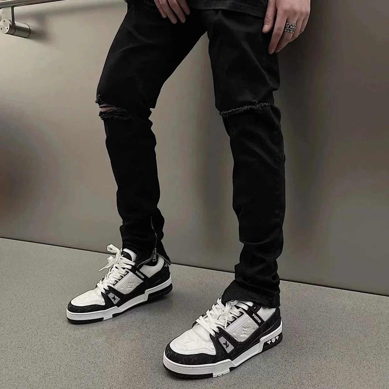 RD-S012 · Colour-Block and Denim Trainer showcase view 3