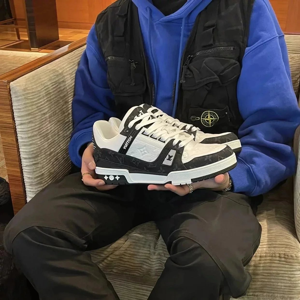 RD-S012 · Colour-Block and Denim Trainer showcase view 5