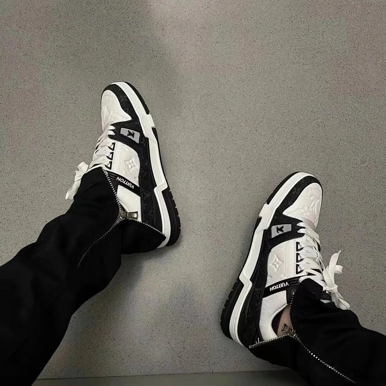 RD-S012 · Colour-Block and Denim Trainer showcase view 6