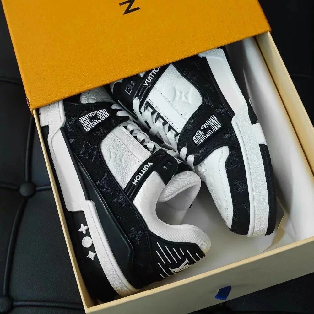 RD-S012 · Colour-Block and Denim Trainer showcase view 7