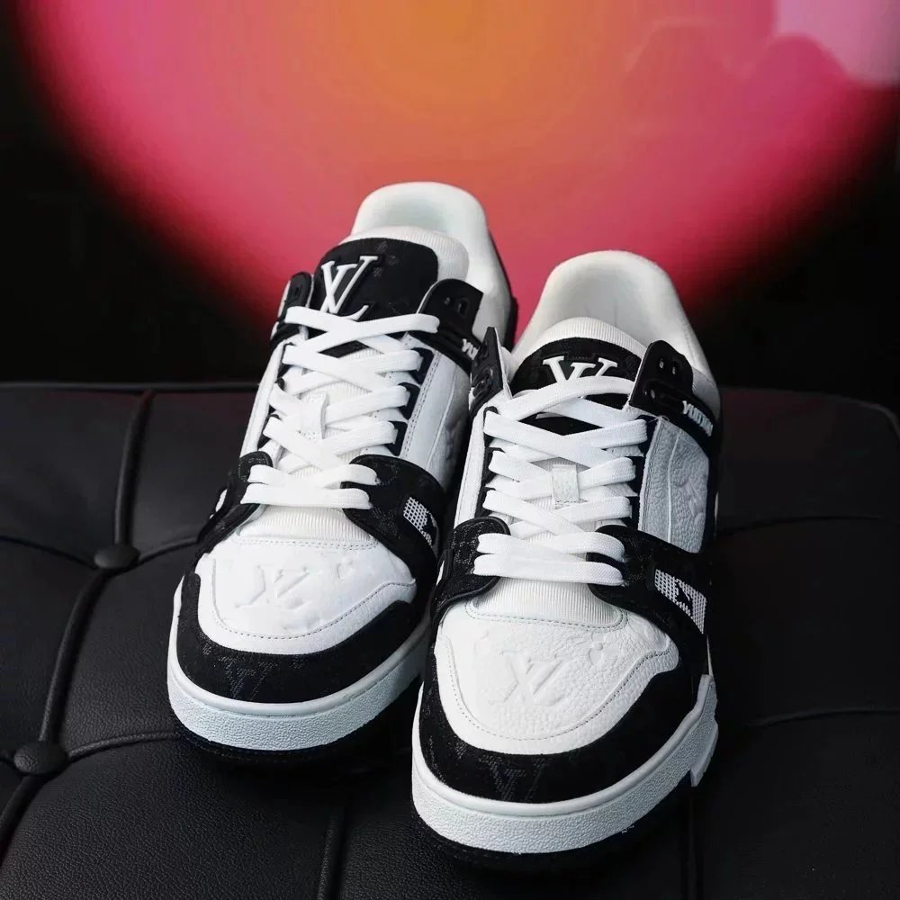 RD-S012 · Colour-Block and Denim Trainer showcase view 9
