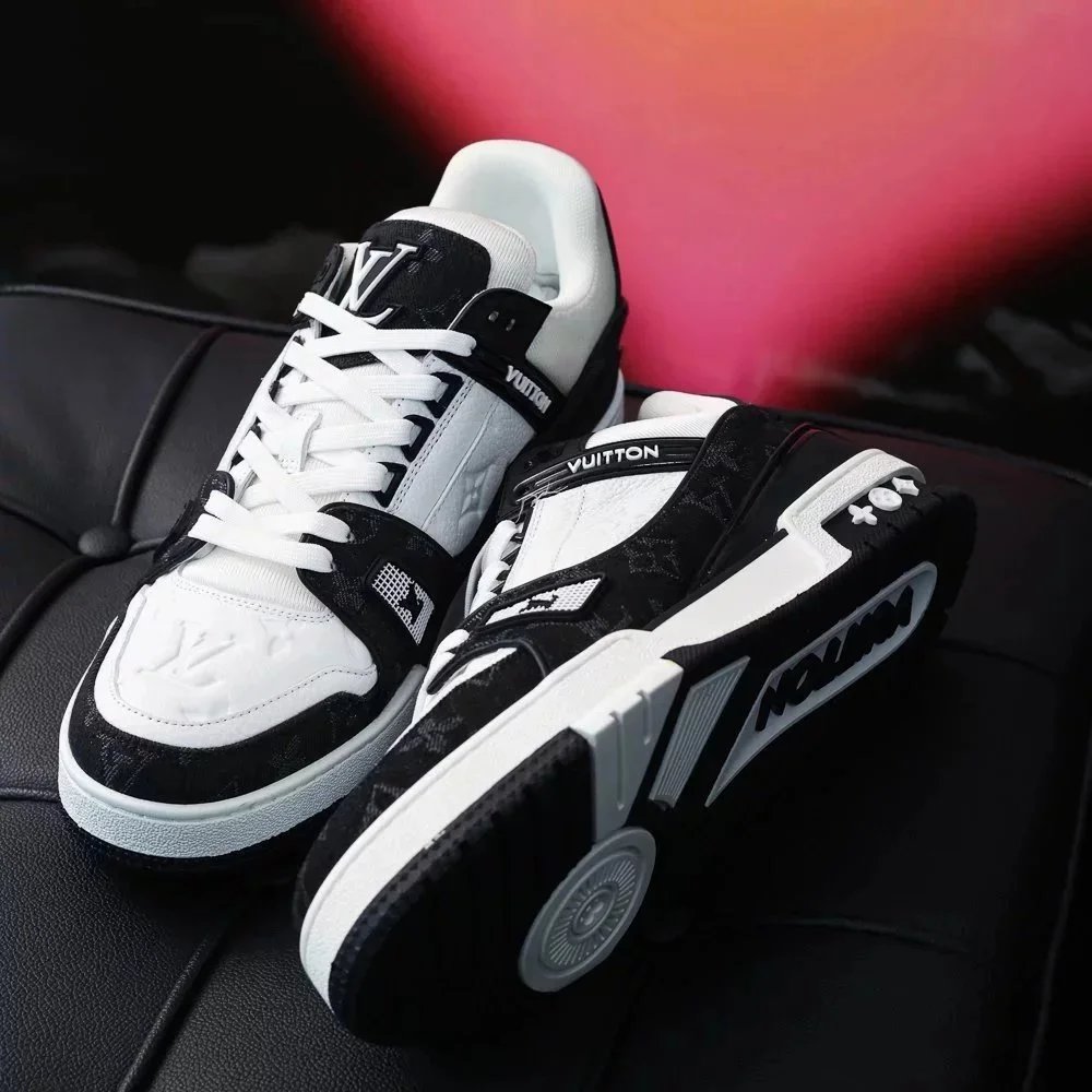 RD-S012 · Colour-Block and Denim Trainer showcase view 11