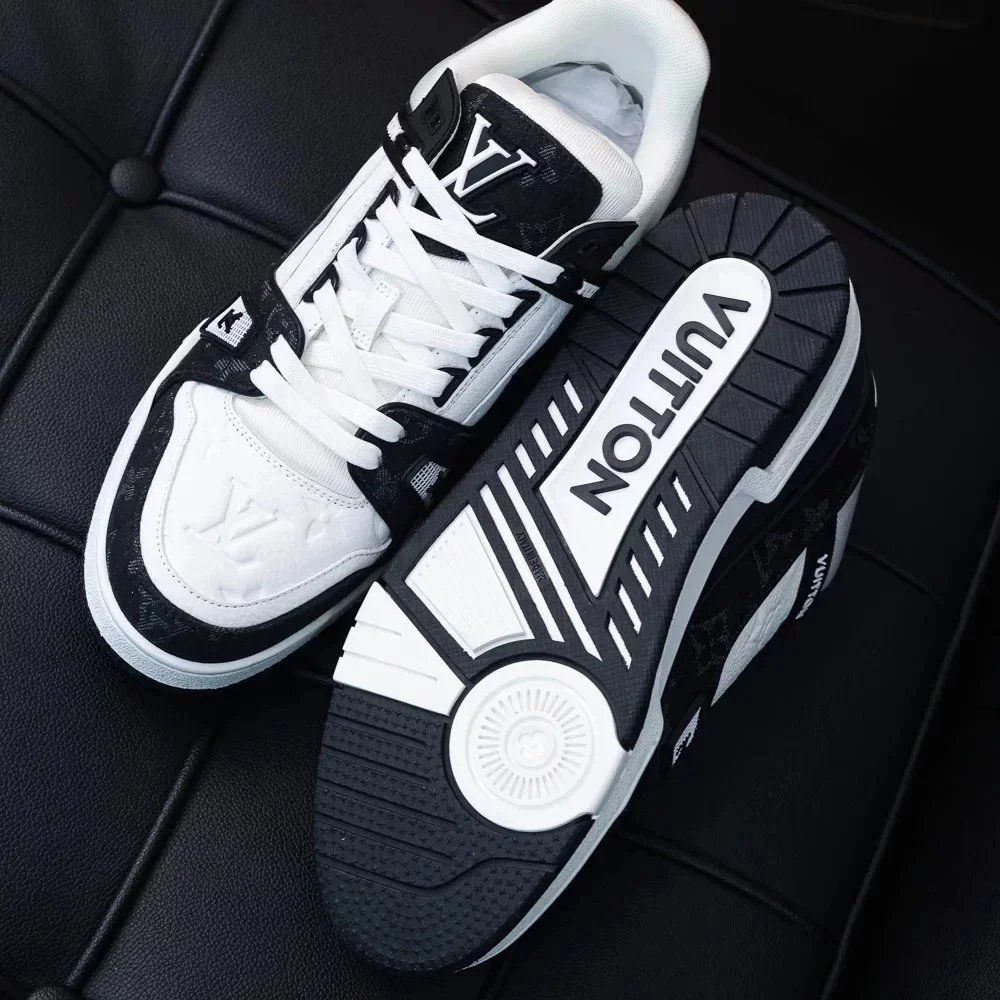 RD-S012 · Colour-Block and Denim Trainer showcase view 12