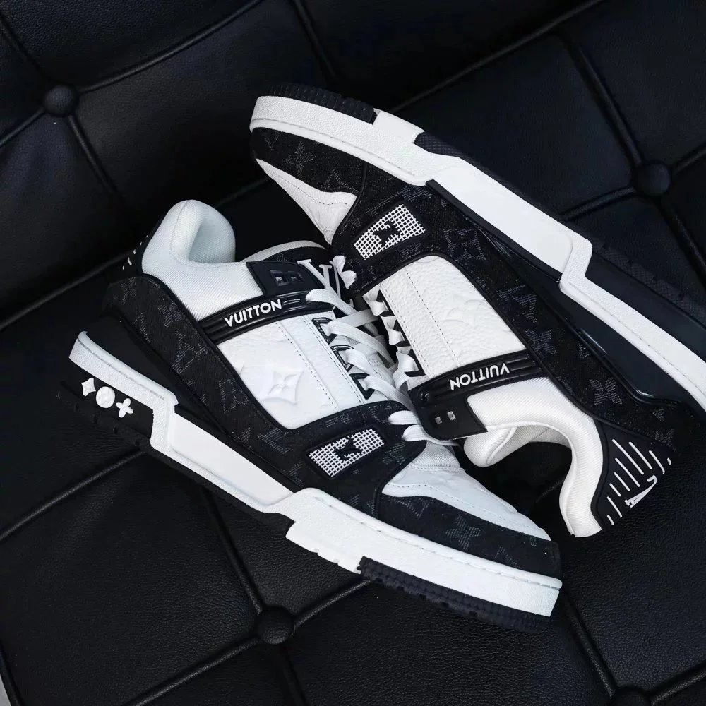 RD-S012 · Colour-Block and Denim Trainer showcase view 13