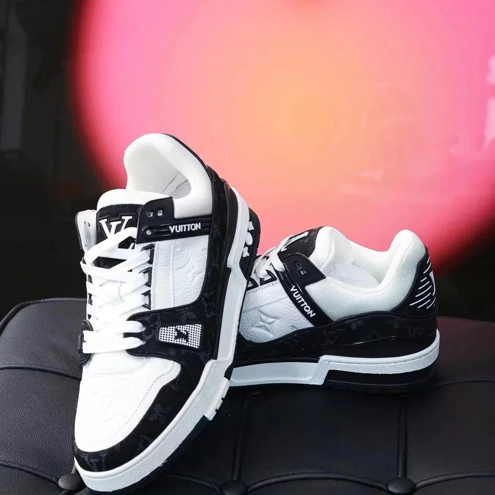 RD-S012 · Colour-Block and Denim Trainer showcase view 14