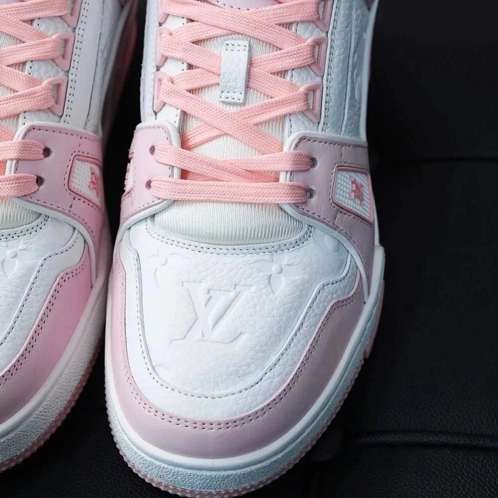 RD-S012 · Colour-Block and Denim Trainer showcase view 29