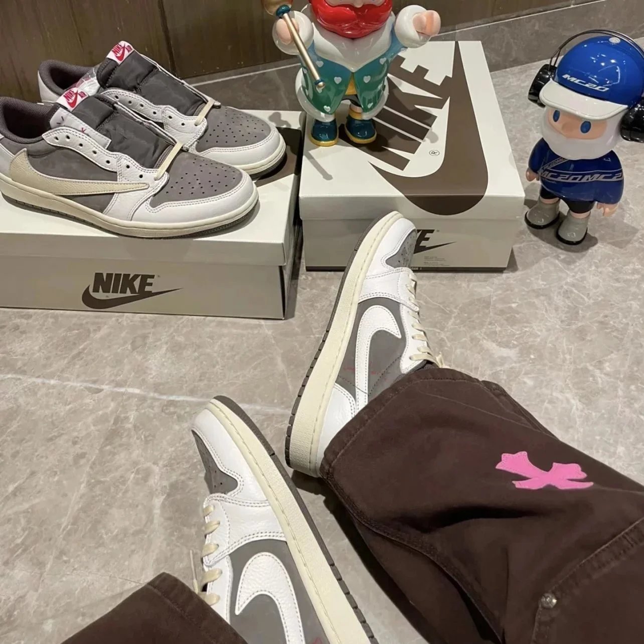 RD-S008 · Reverse Mocha Low-Top showcase view 4