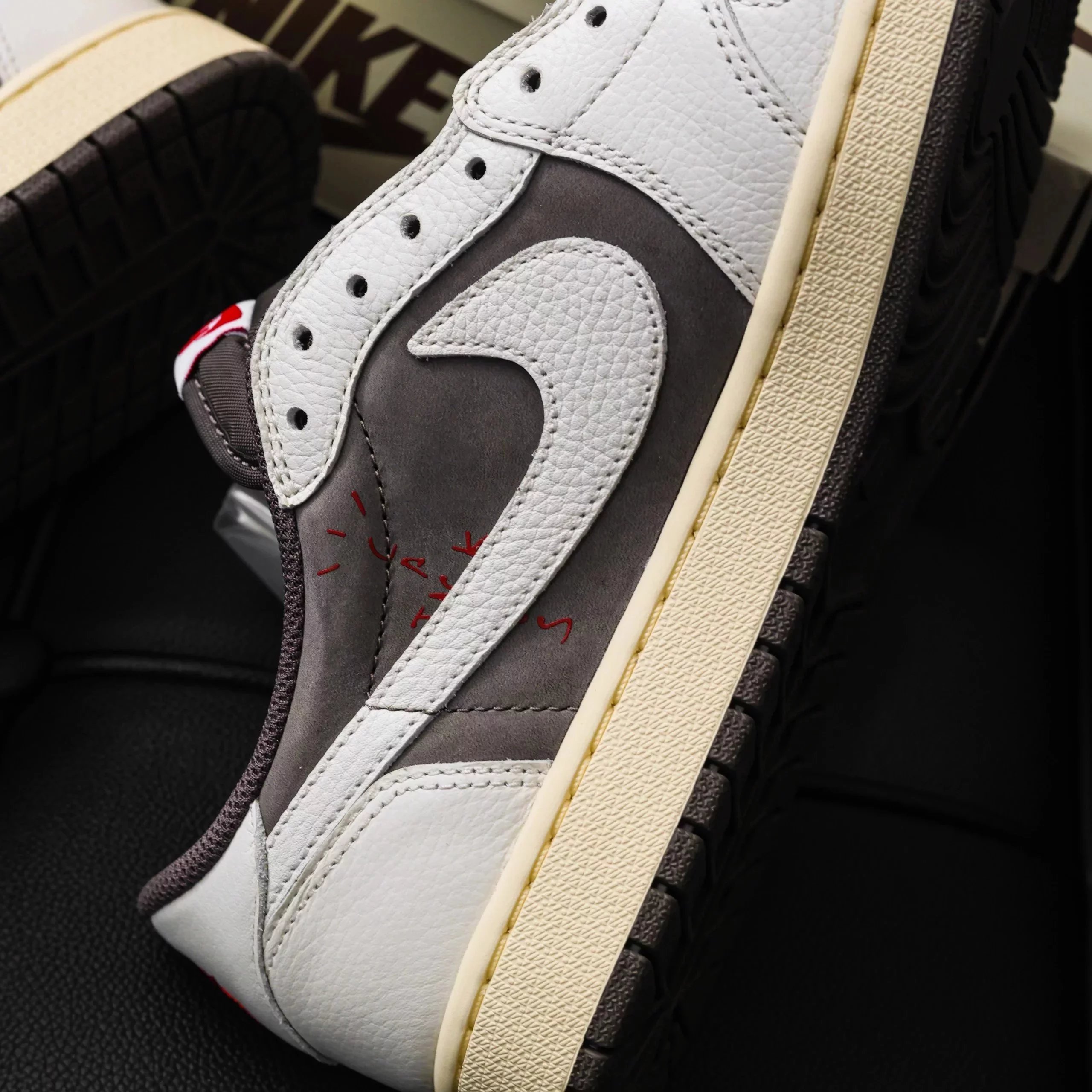 RD-S008 · Reverse Mocha Low-Top showcase view 10