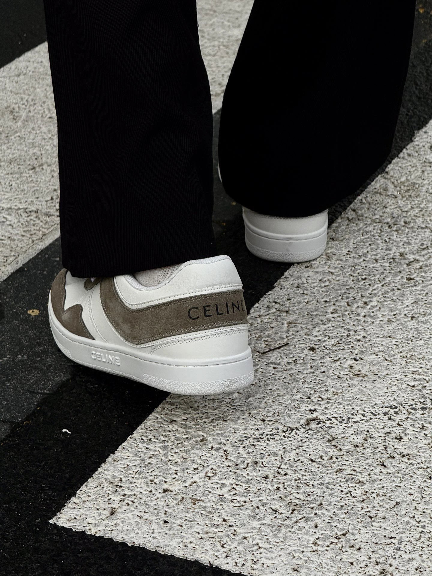 RD-S013 · White and Grey Suede-Panel Trainer showcase view 5