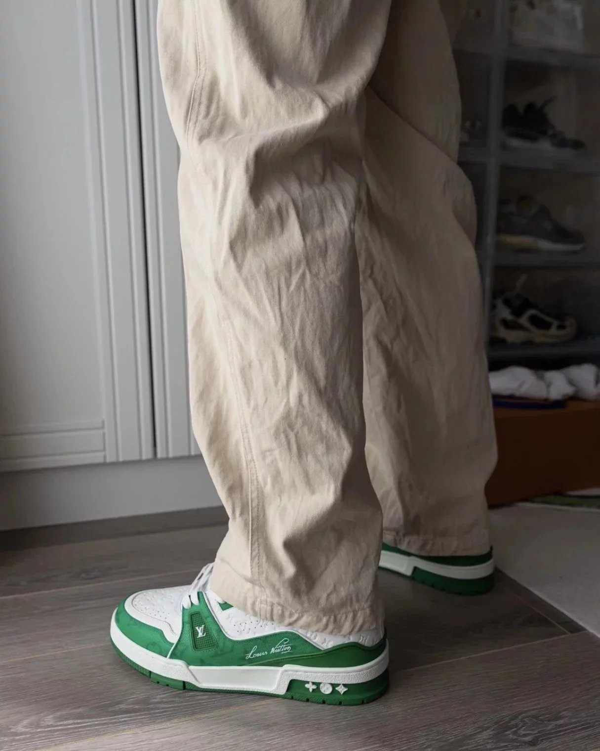 RD-S015 · Colour-Block and Check Low-Top Trainer showcase view 12