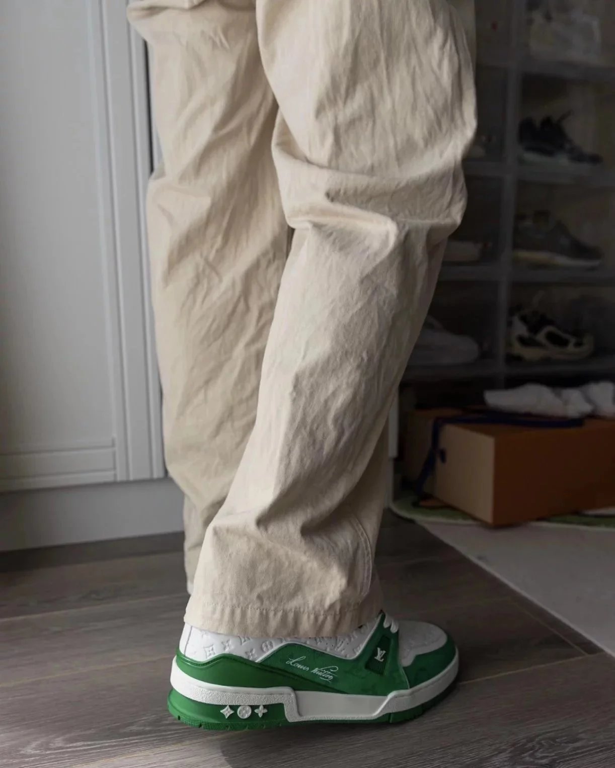 RD-S015 · Colour-Block and Check Low-Top Trainer showcase view 13
