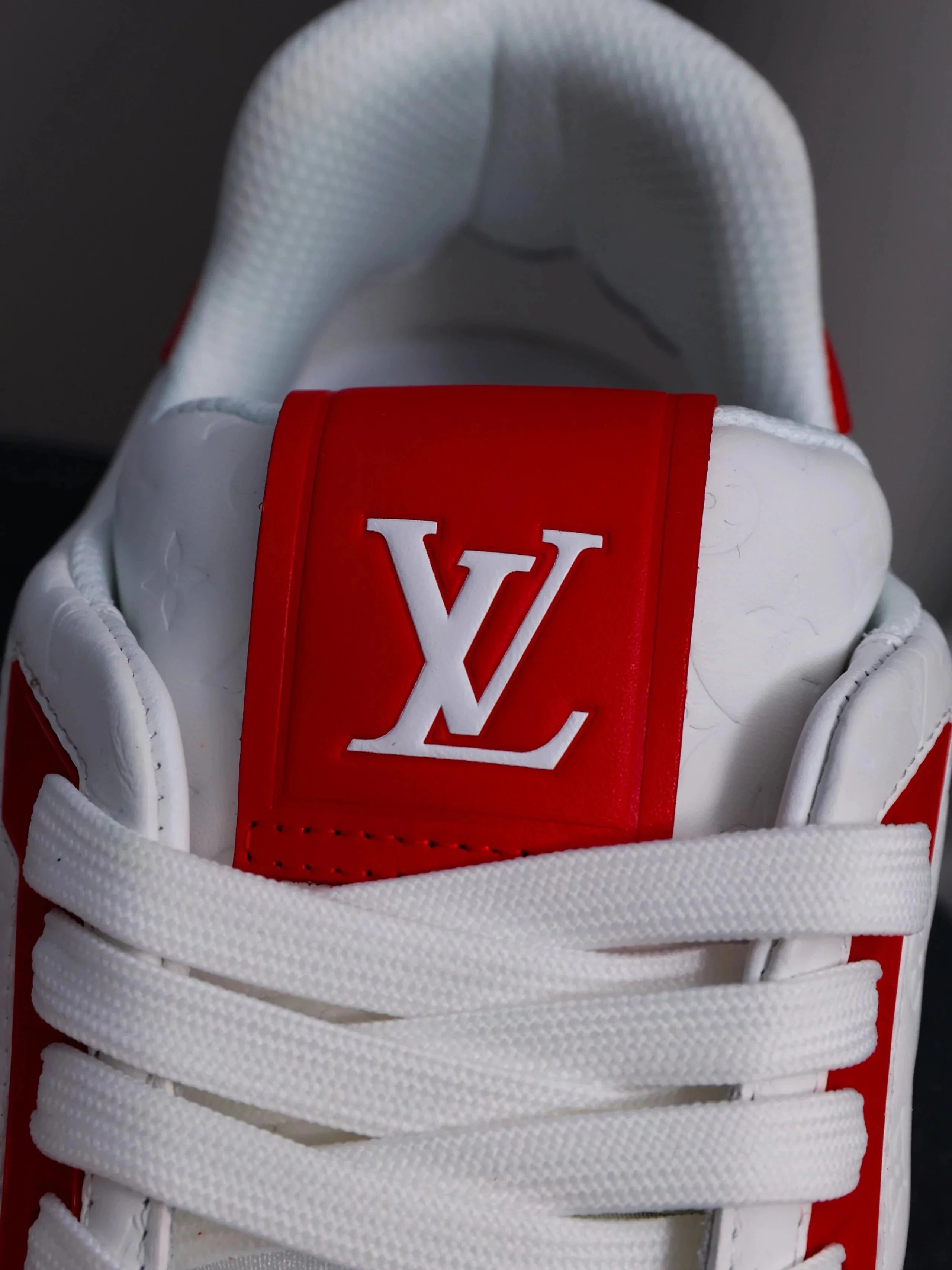 RD-S015 · Colour-Block and Check Low-Top Trainer showcase view 18