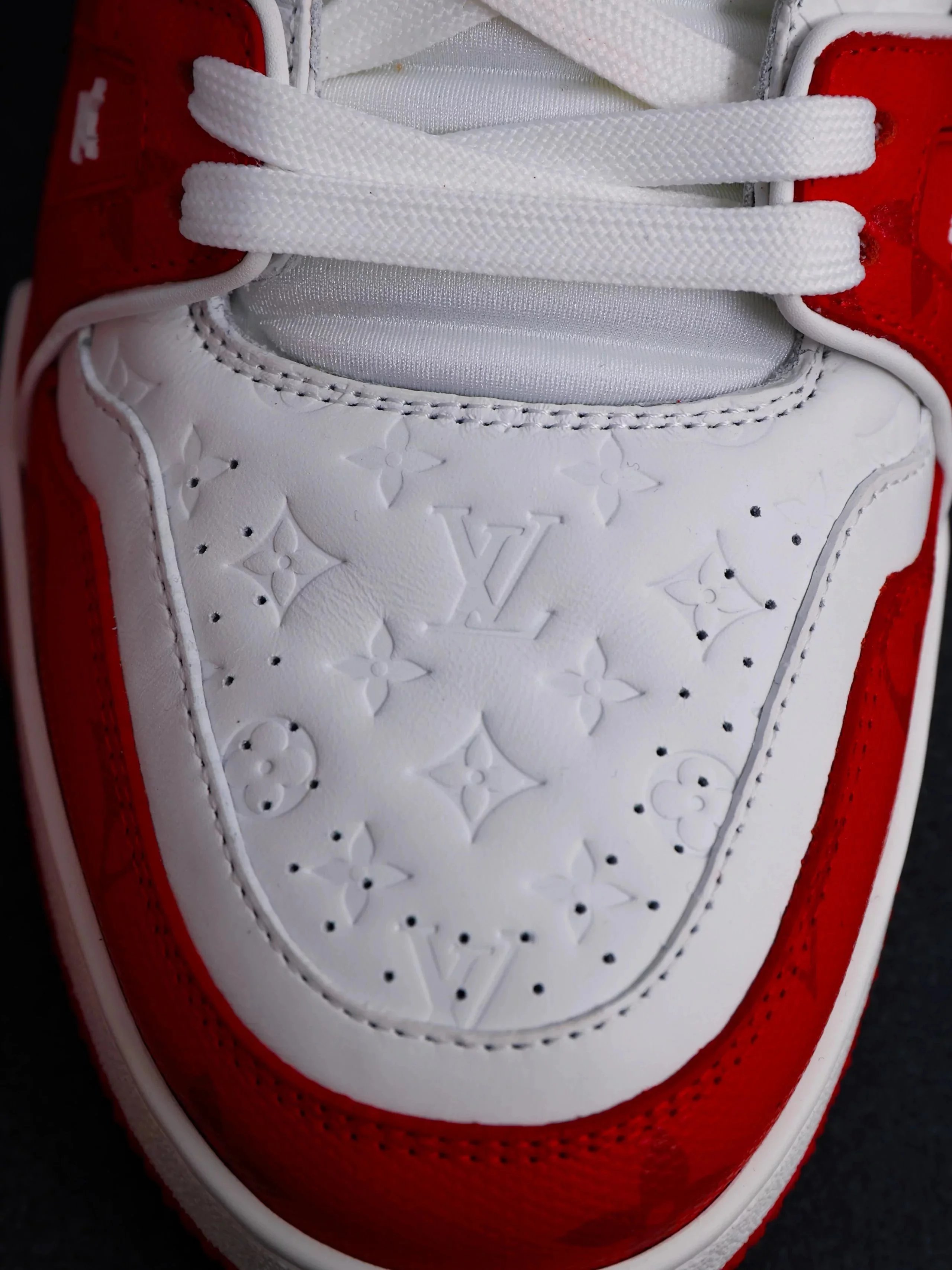 RD-S015 · Colour-Block and Check Low-Top Trainer showcase view 19