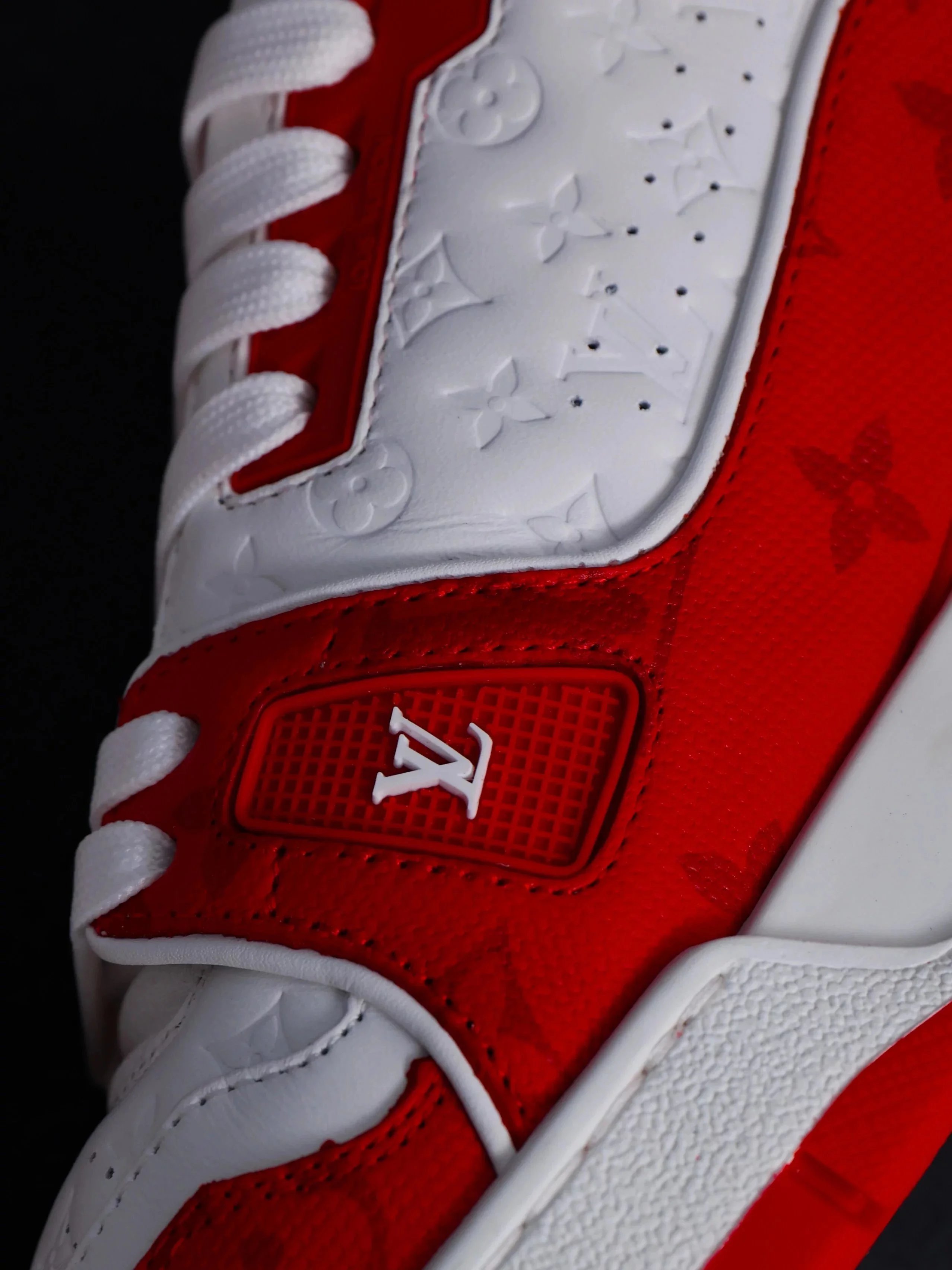 RD-S015 · Colour-Block and Check Low-Top Trainer showcase view 20
