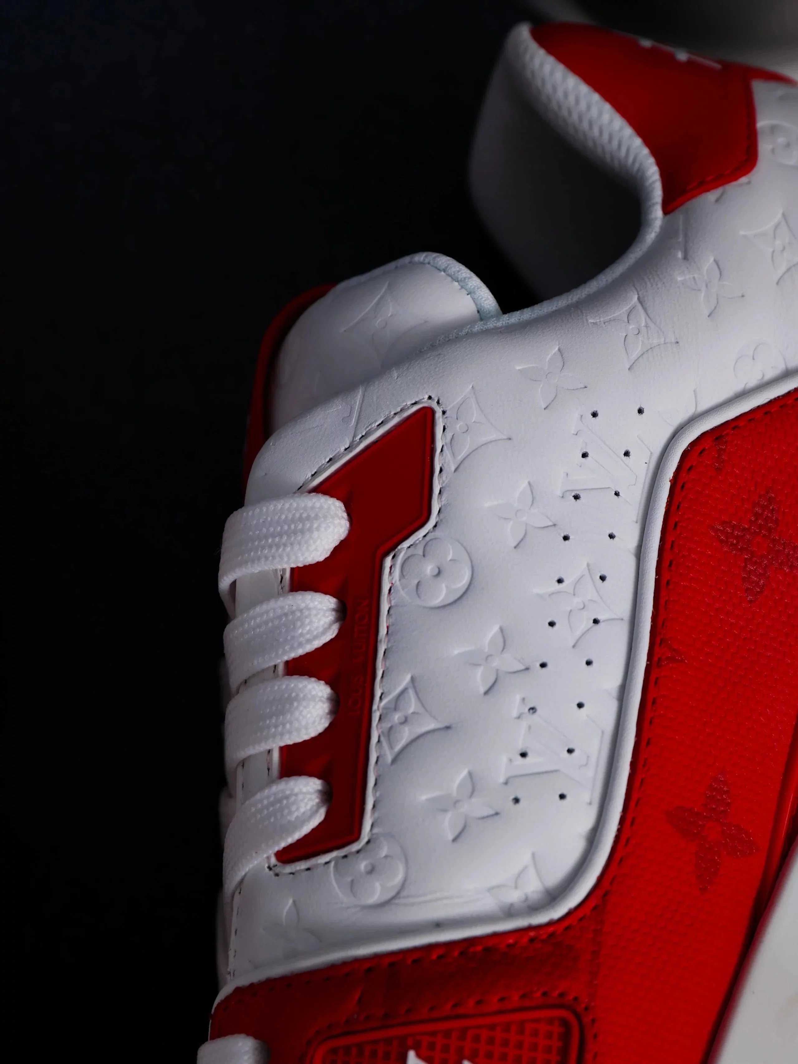 RD-S015 · Colour-Block and Check Low-Top Trainer showcase view 21