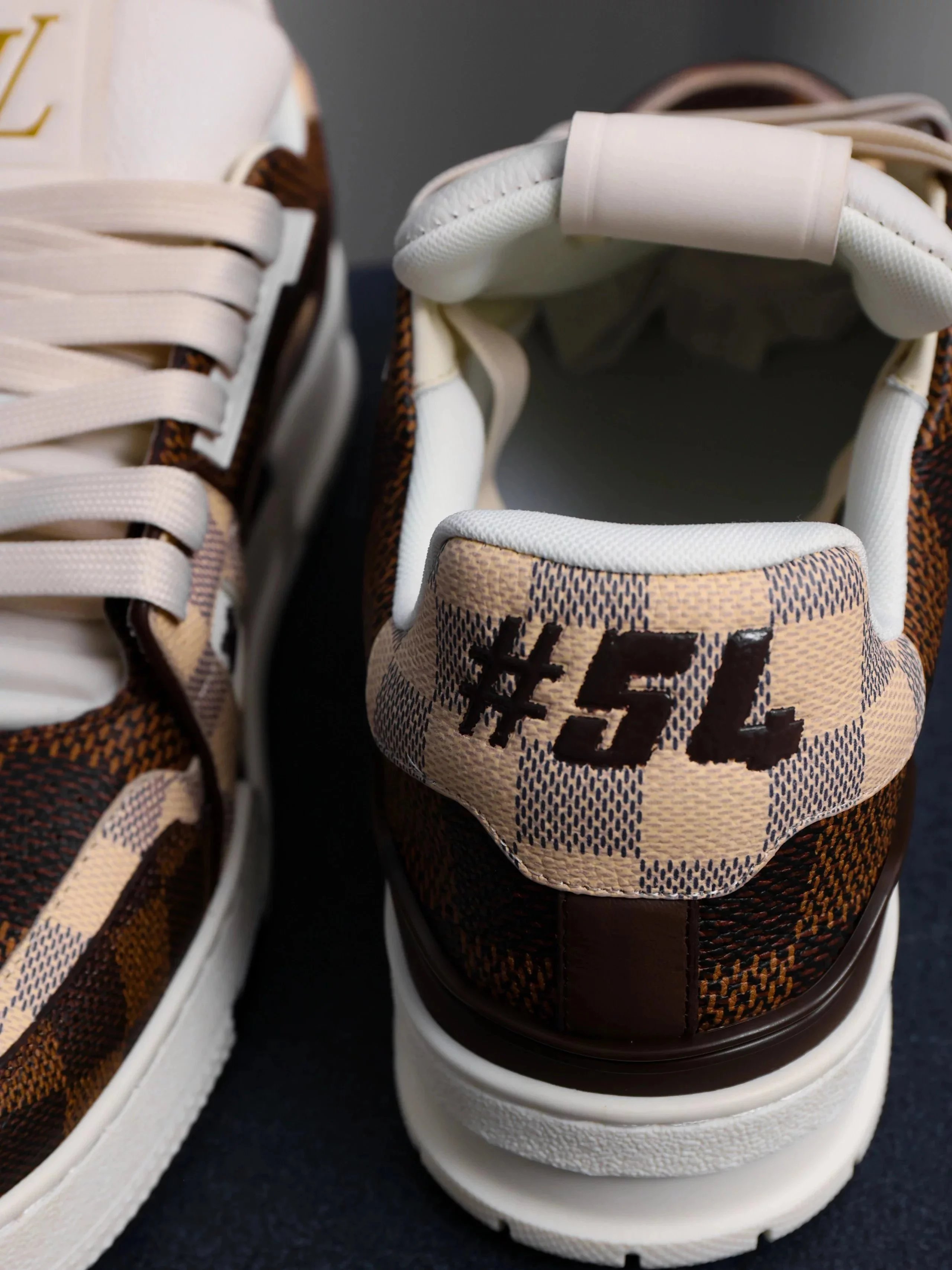 RD-S015 · Colour-Block and Check Low-Top Trainer showcase view 28