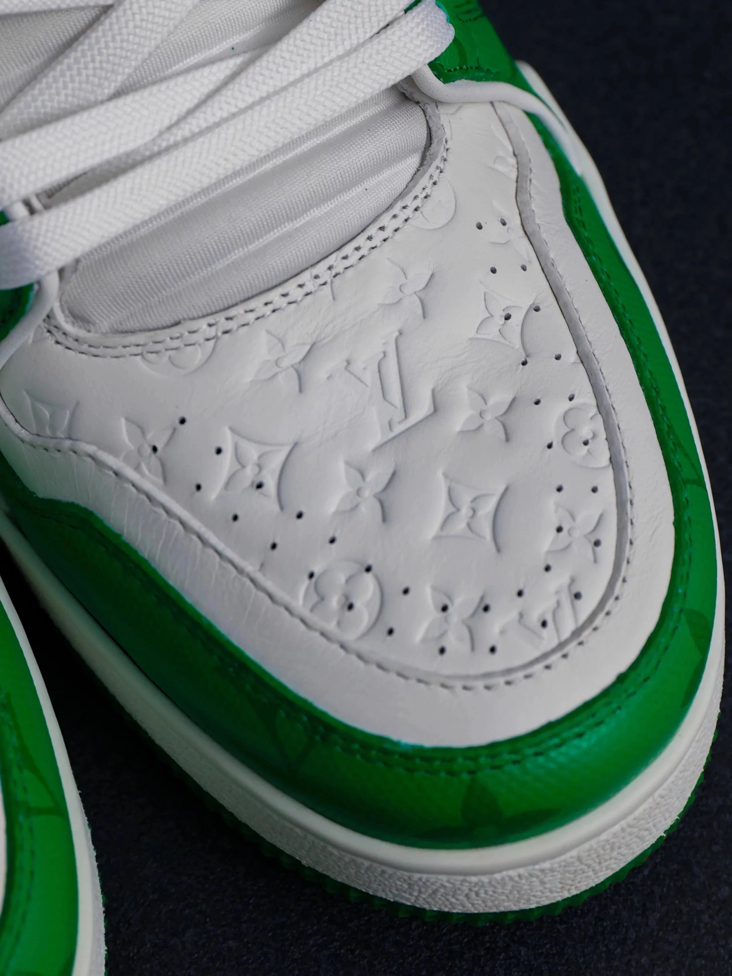 RD-S015 · Colour-Block and Check Low-Top Trainer showcase view 47