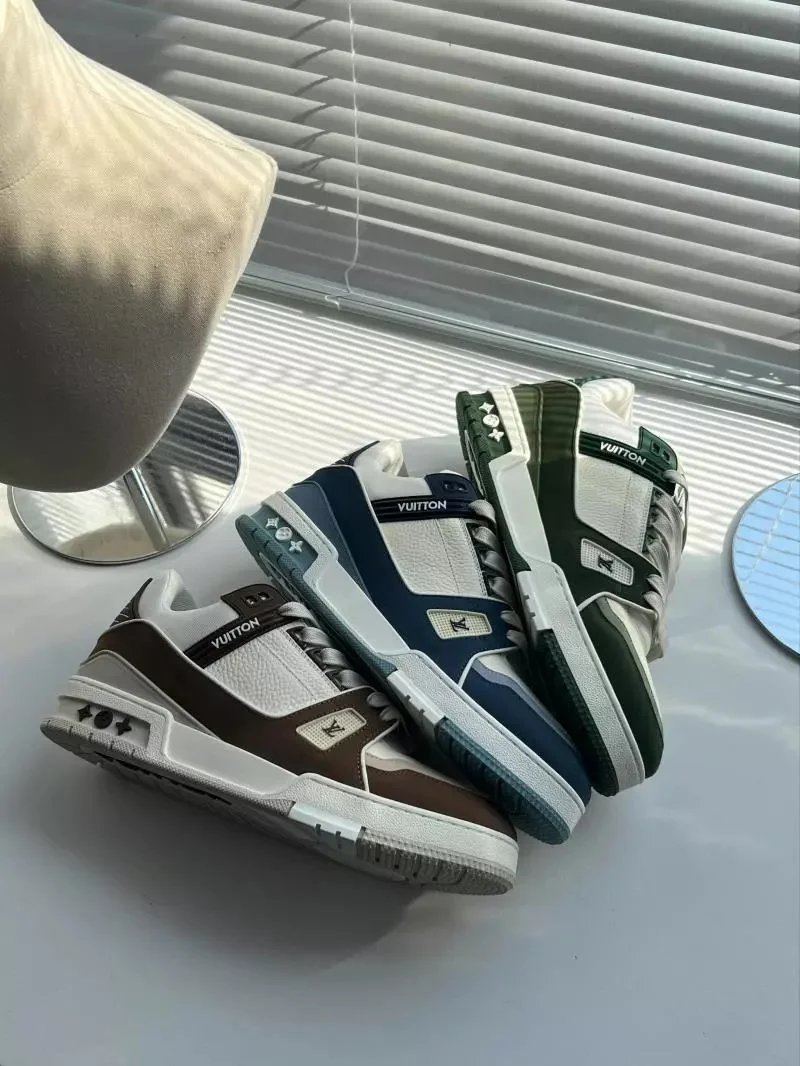 RD-S017 · Brushed-Panel Colour-Block Trainer showcase view 1