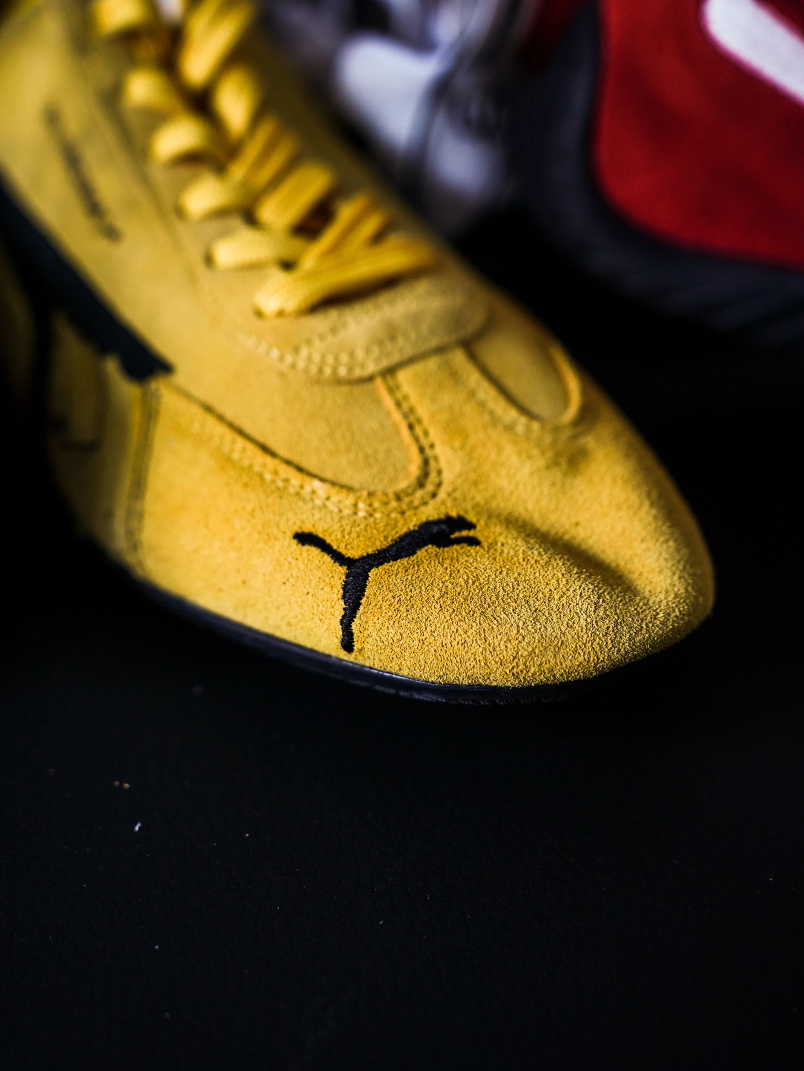 RD-S018 · Distressed Suede Low-Profile Runner showcase view 4