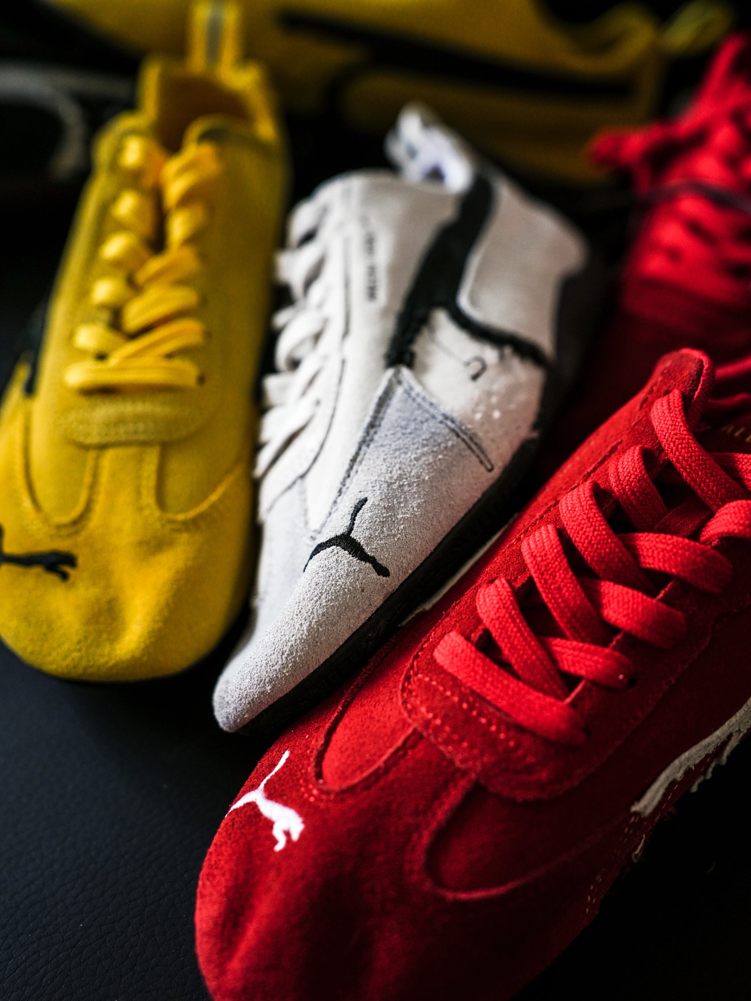 RD-S018 · Distressed Suede Low-Profile Runner showcase view 3