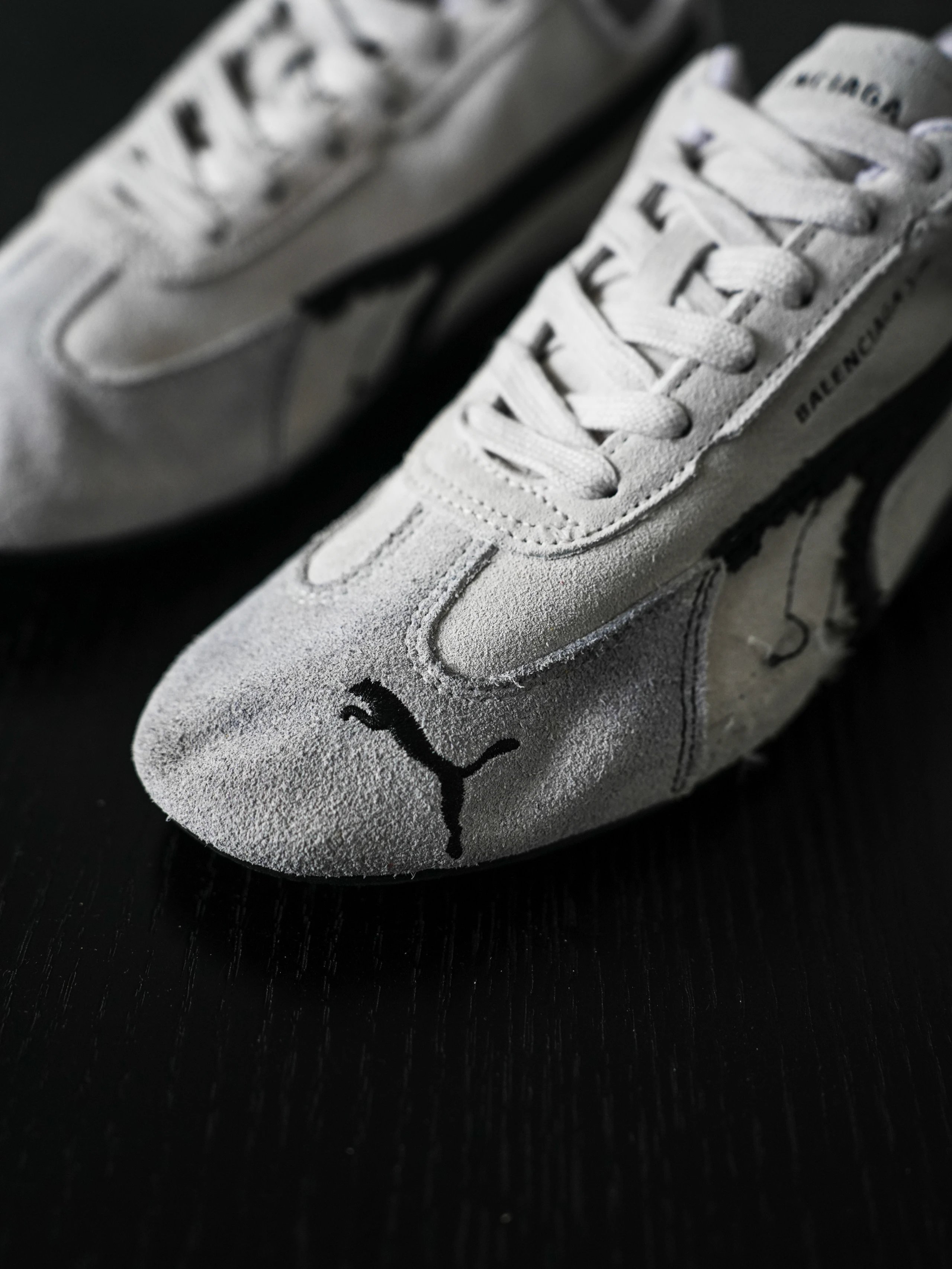 RD-S018 · Distressed Suede Low-Profile Runner showcase view 7