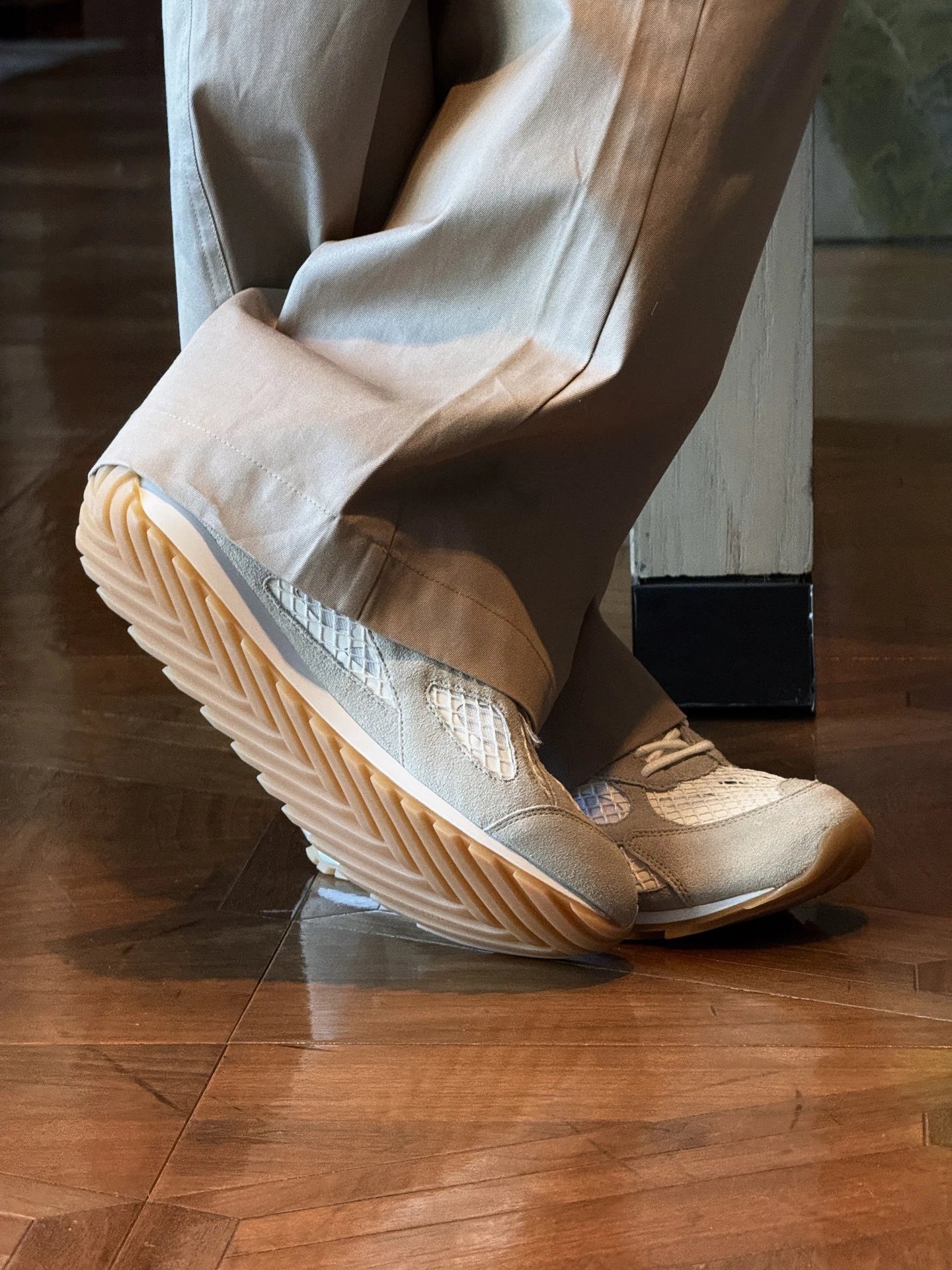 RD-S019 · Orbit Suede and Mesh Runner showcase view 4
