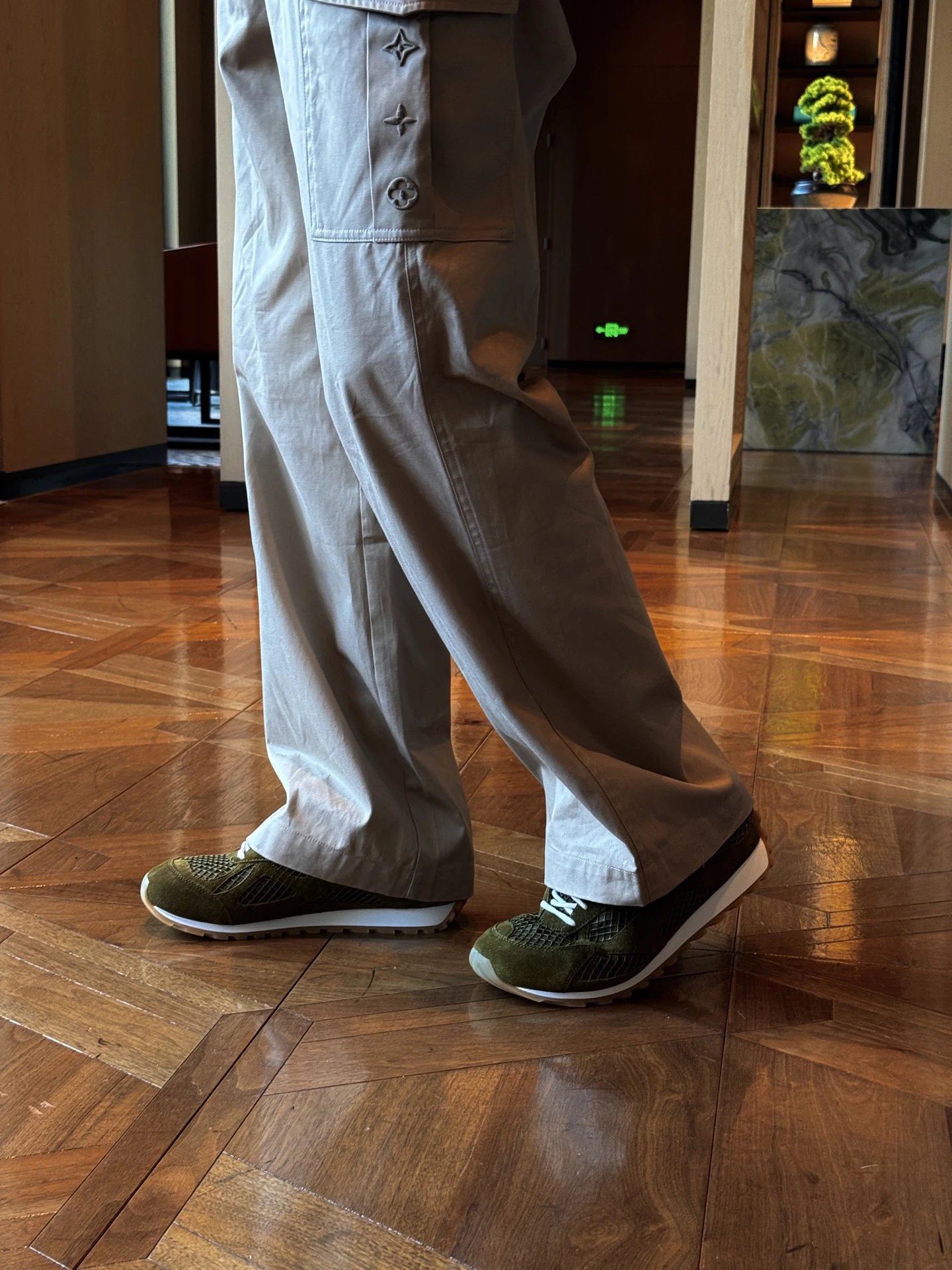 RD-S019 · Orbit Suede and Mesh Runner showcase view 9