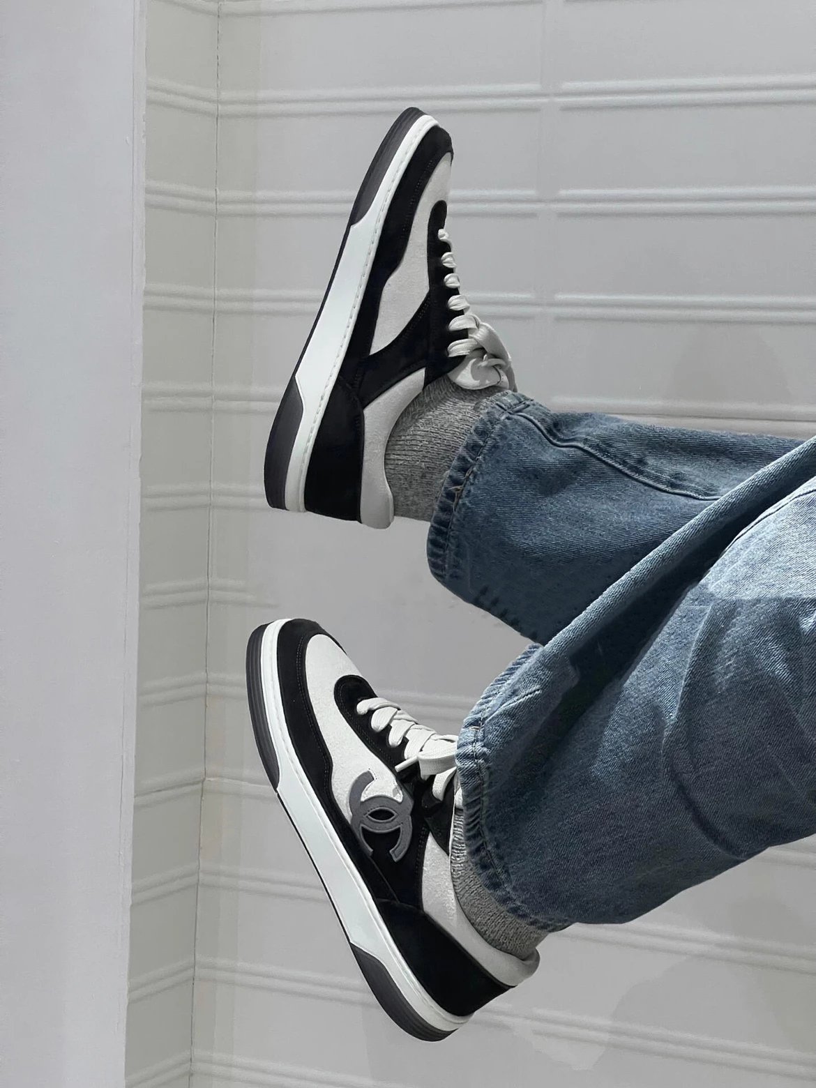 RD-S021 · Black and White Leather Court Trainer showcase view 14