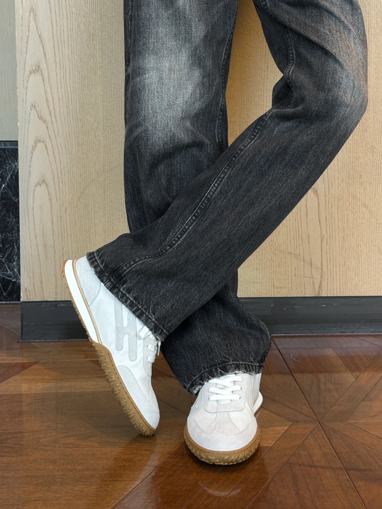 RD-S026 · Suede-Panel Gum-Sole Trainer showcase view 4