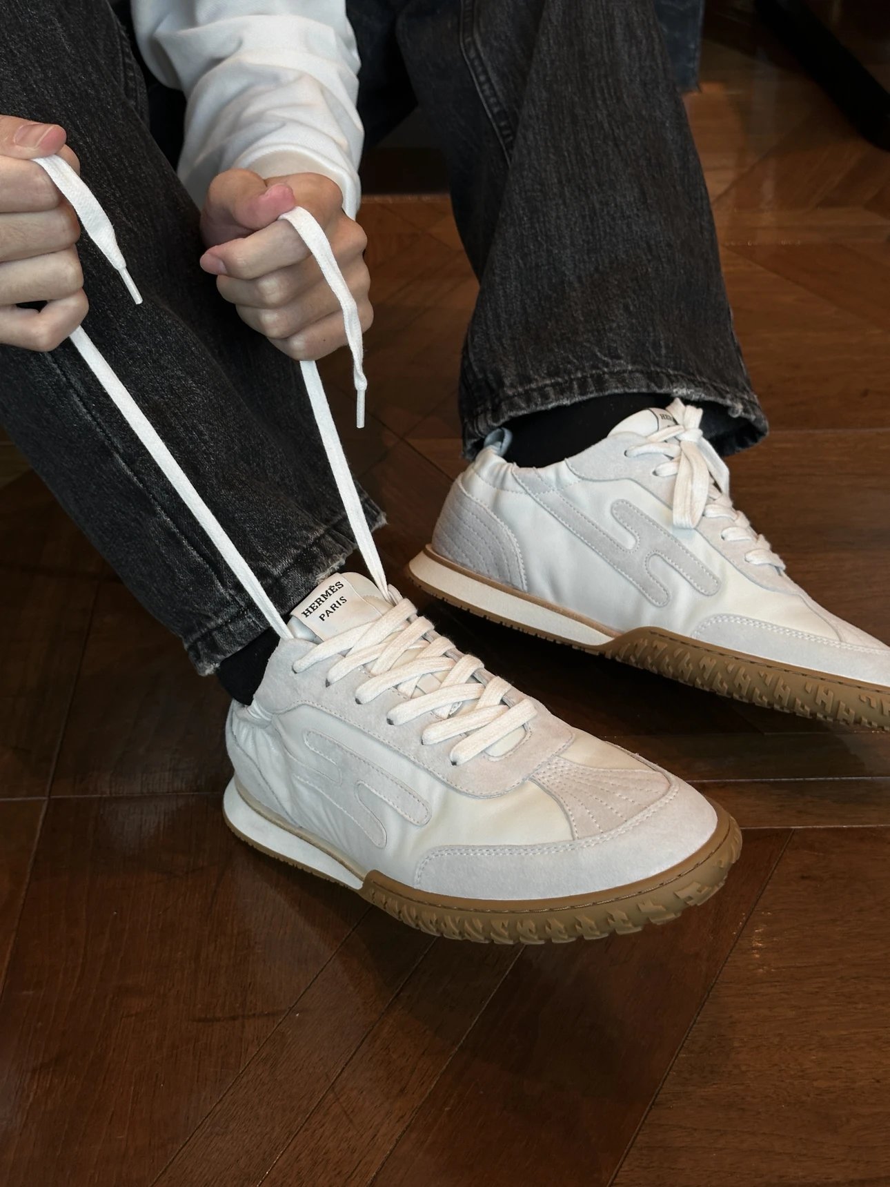 RD-S026 · Suede-Panel Gum-Sole Trainer showcase view 6
