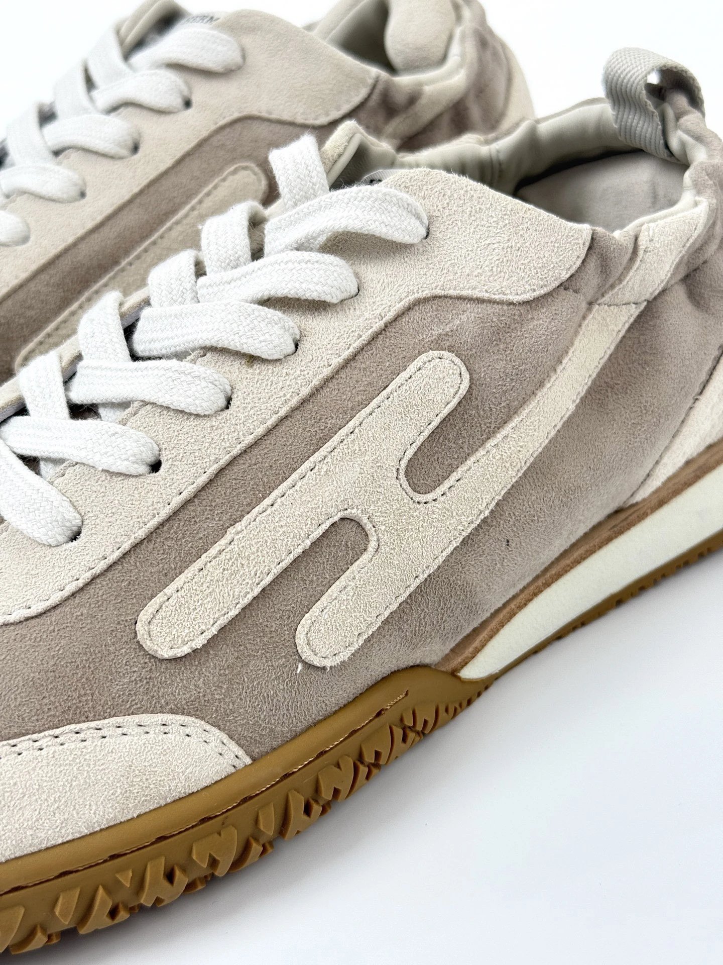 RD-S026 · Suede-Panel Gum-Sole Trainer showcase view 9