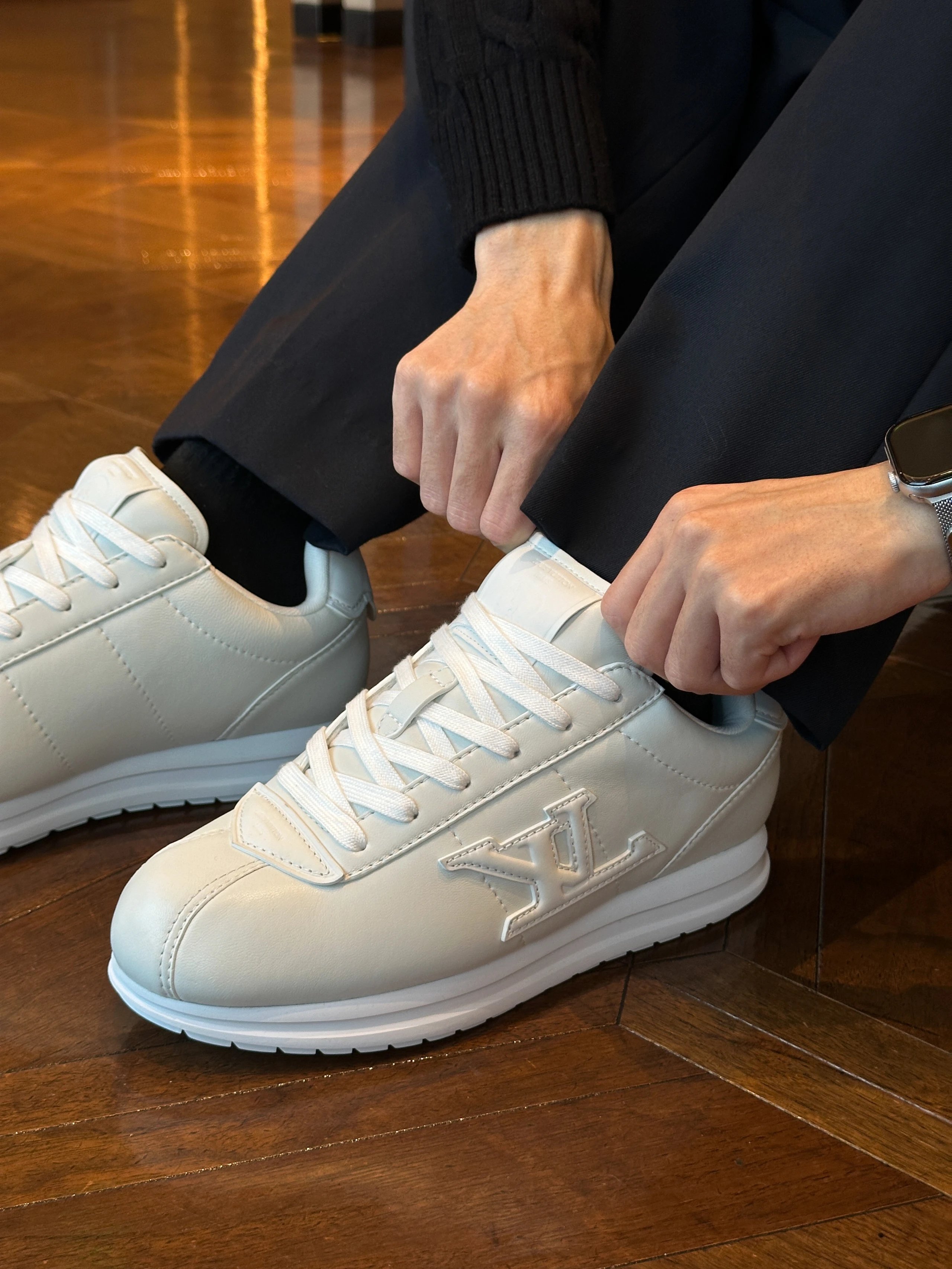 RD-S032 · Buttersoft Lambskin Low-Top showcase view 7