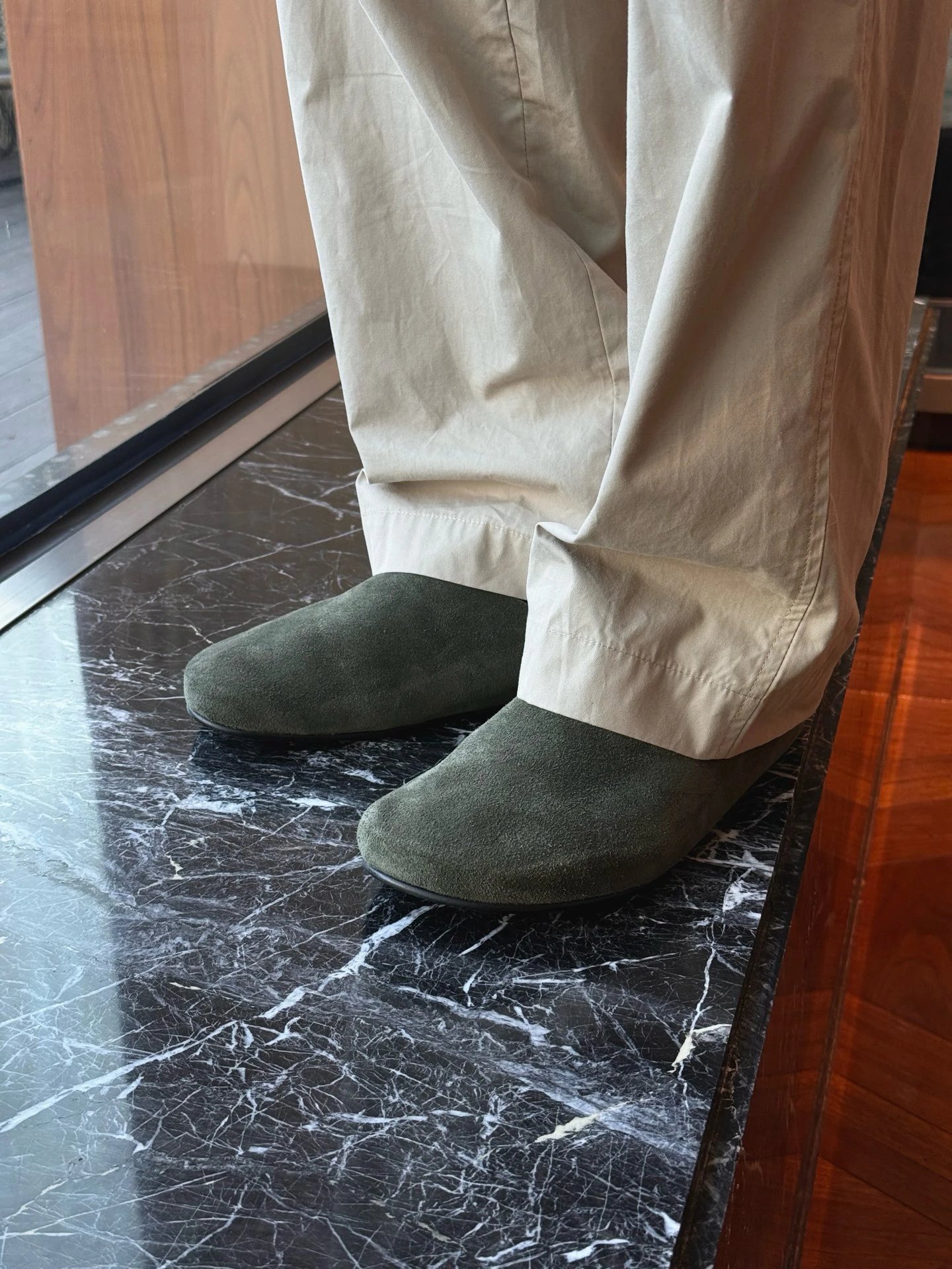 RD-S033 · Hudson Suede Slip-On Clog showcase view 3
