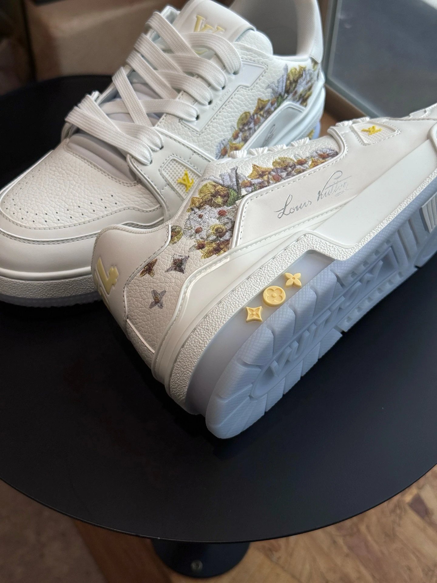 RD-S034 · Floral-Embroidered White Trainer showcase view 1