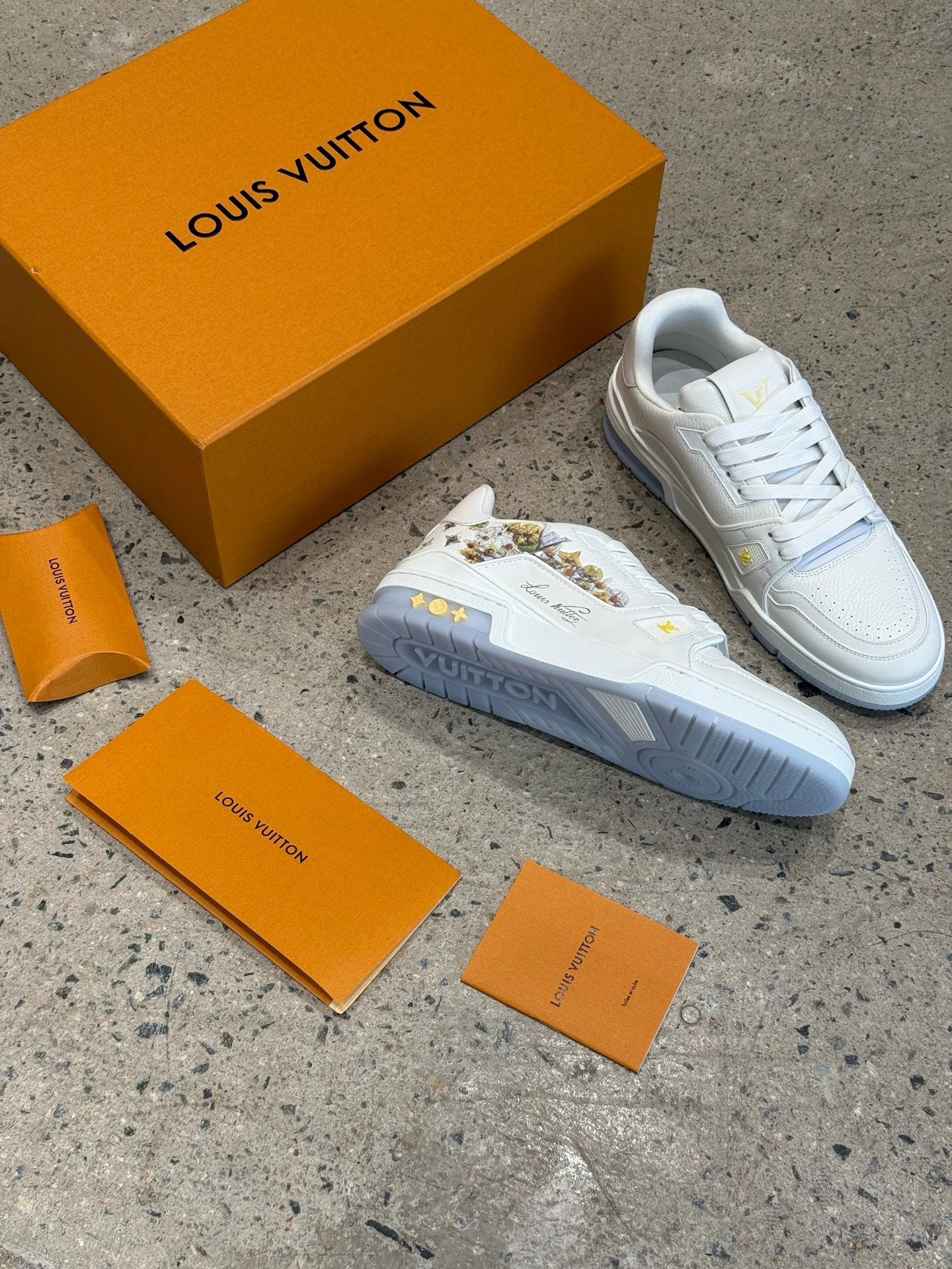 RD-S034 · Floral-Embroidered White Trainer showcase view 2