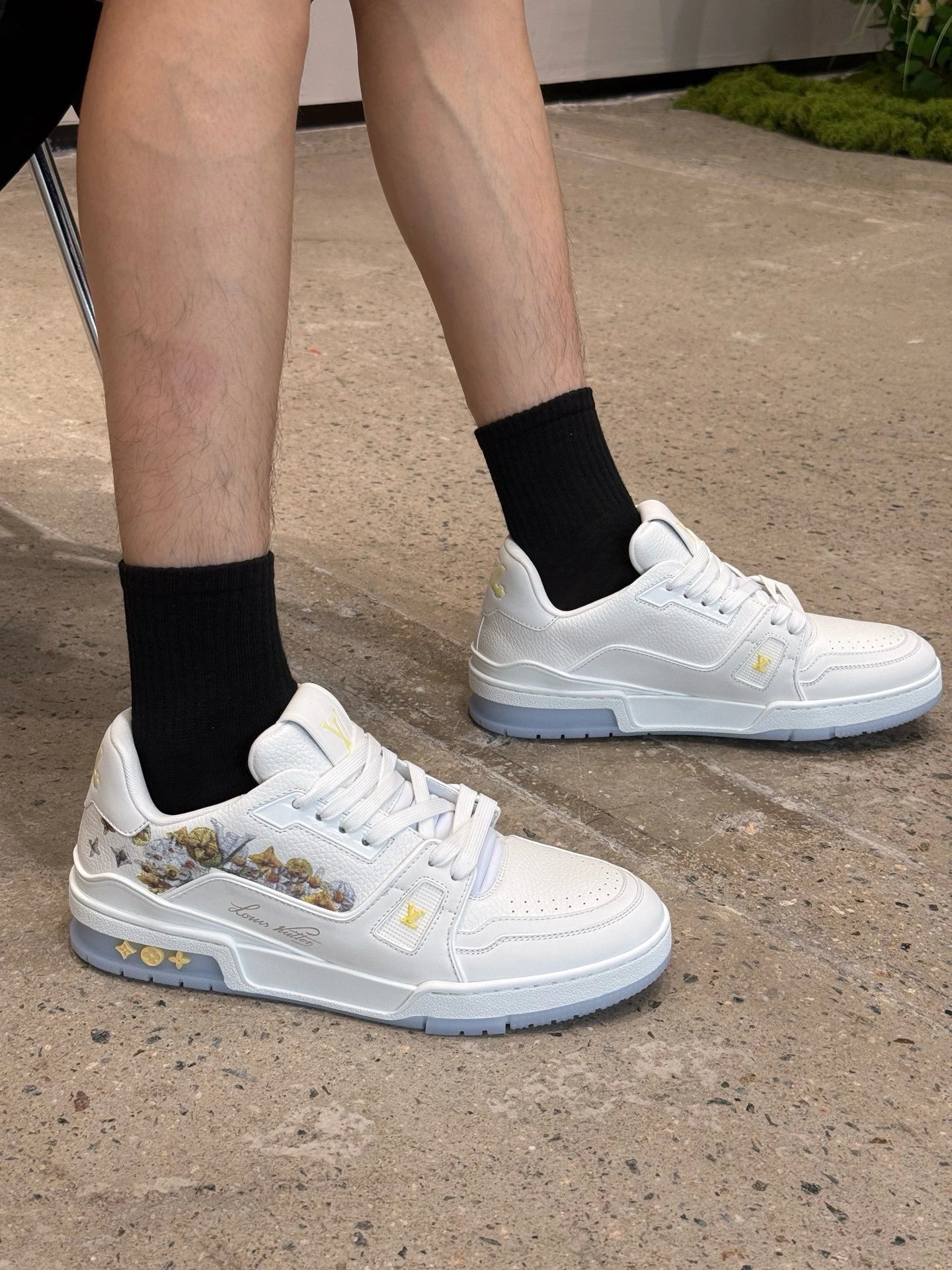 RD-S034 · Floral-Embroidered White Trainer showcase view 3