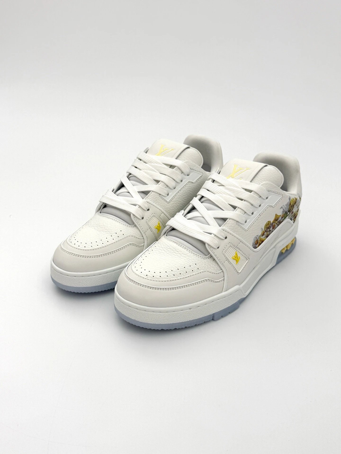 RD-S034 · Floral-Embroidered White Trainer showcase view 5