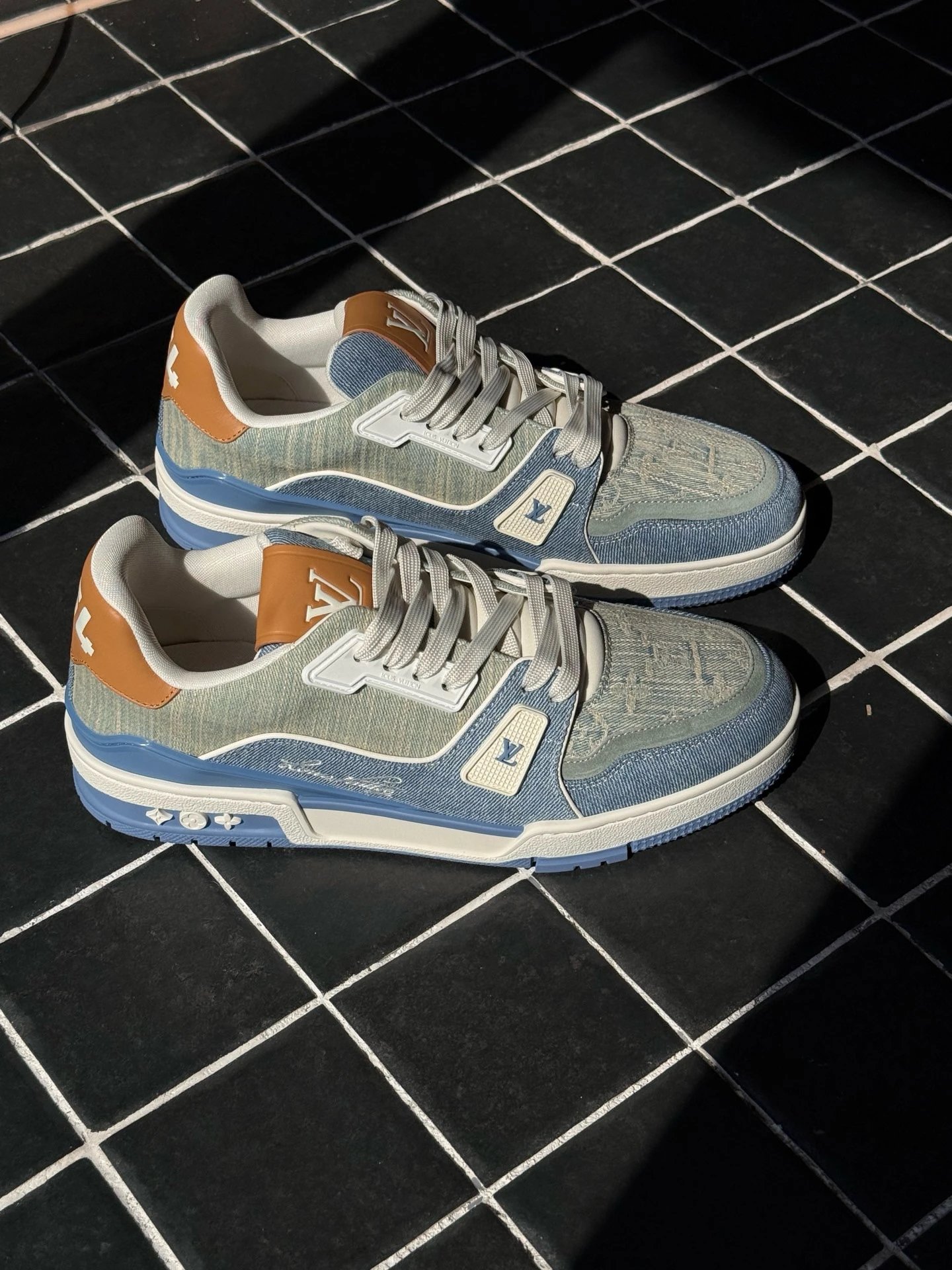 RD-S002 · Trainer Patchwork Denim Sneakers showcase view 3