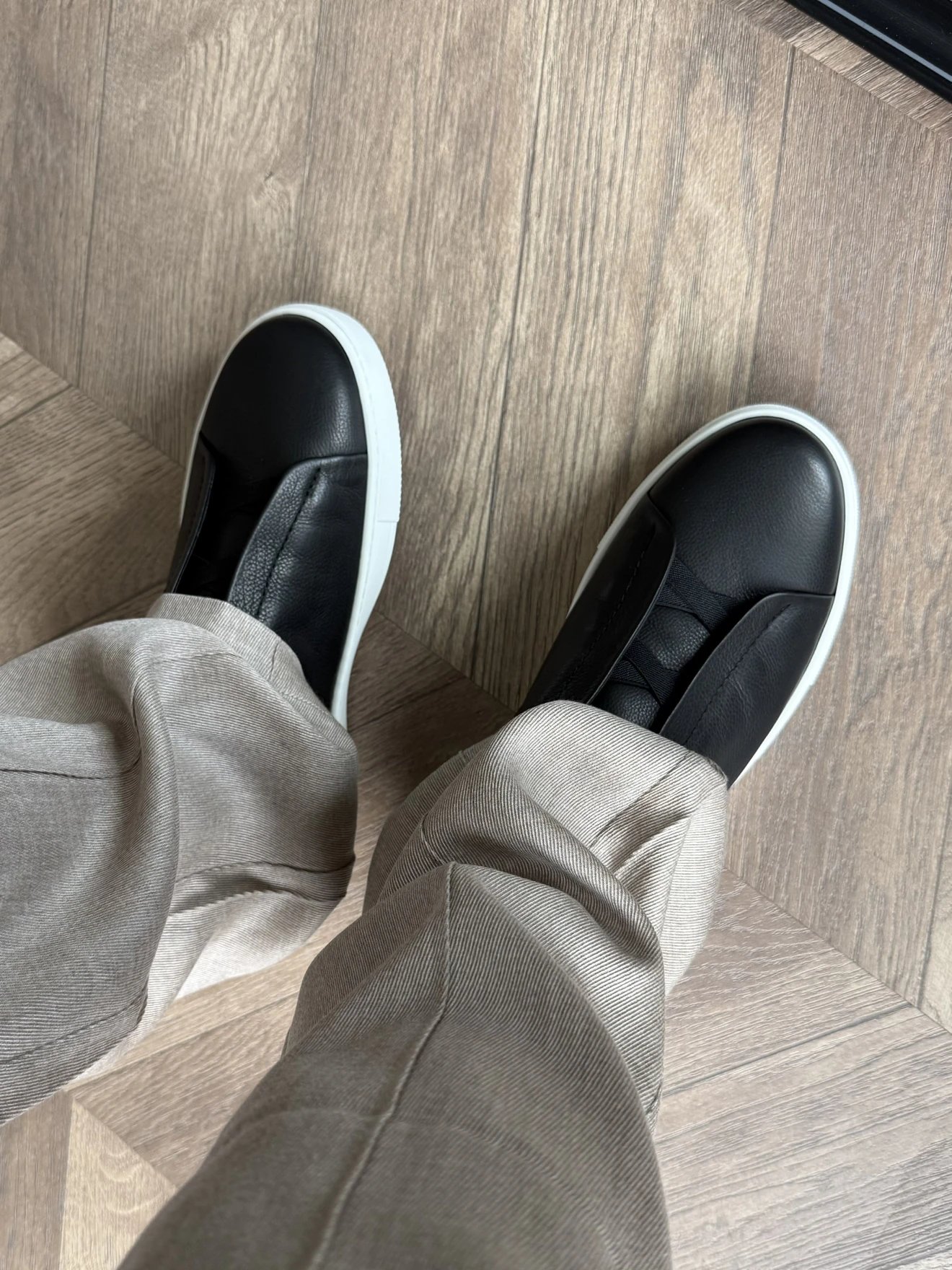 RD-S003 · Triple Stitch Slip-On Sneakers showcase view 10